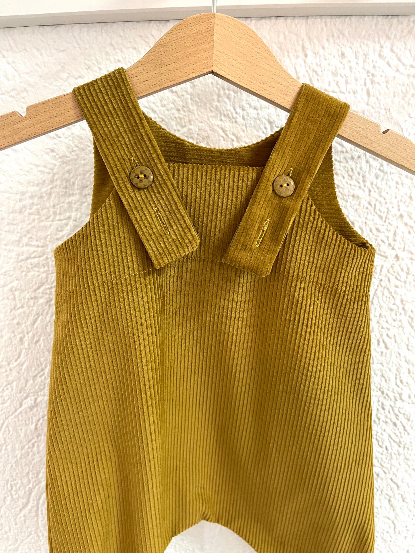 Latzhose "Lümmel" aus Cord