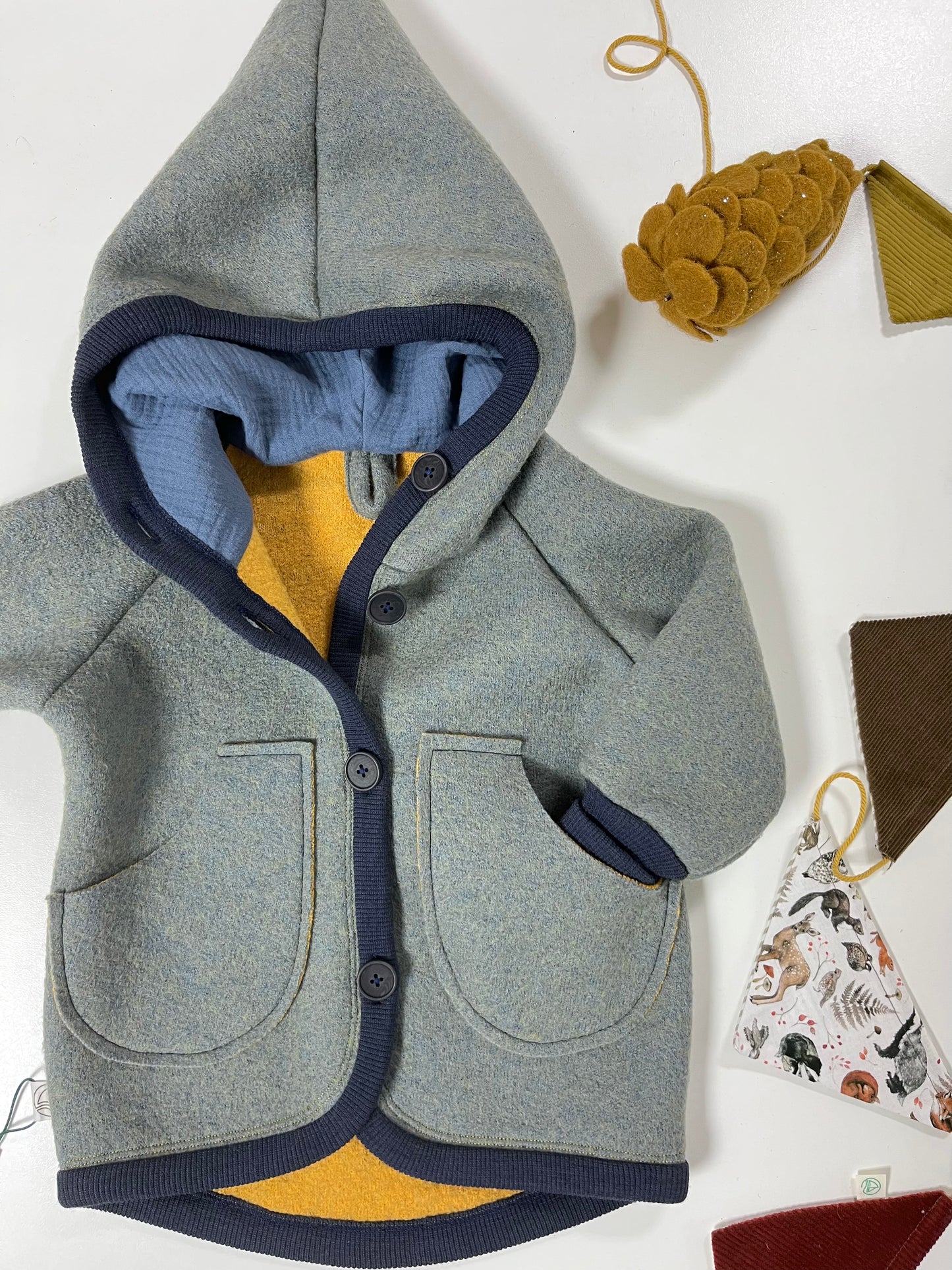 Jacke "Waldläufer" aus Wollwalk Sky/blau